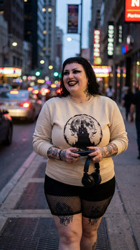 Gothic Castle Moon Organic Cotton Sweatshirt - Cozy Plus Gamer in Urban Street - Legendary Pull